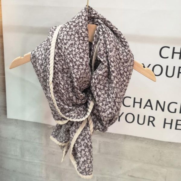 scarves 2021 cotton printed double-edged crushed floral triangle towel creative warm shawl outdoor fashion decoration, Blue;gray
scarves 2021 cotton printed double-edged crushed floral triangle towel creative warm shawl outdoor fashion decoration, Blue;gray