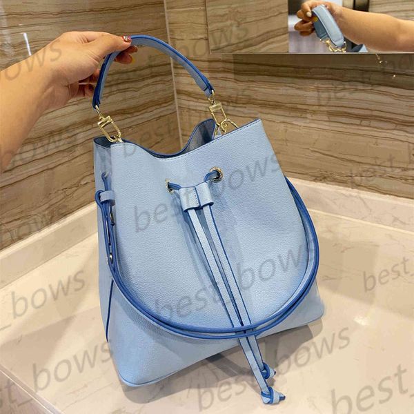 handbag designer handbags women luxurys designers bags 2021 deauville tote zhouzhoubao123 crossbody bag ladies shoulder l
handbag designer handbags women luxurys designers bags 2021 deauville tote zhouzhoubao123 crossbody bag ladies shoulder l