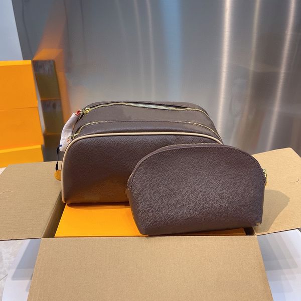 2pcs cosmetic bag white rendering fashion classic color large capacity durable portable handbag luxurys designers double zipper bags purse w
2pcs cosmetic bag white rendering fashion classic color large capacity durable portable handbag luxurys designers double zipper bags purse w