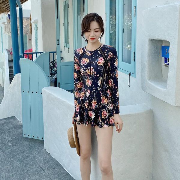 one-piece suits swimwear swiming suit women rushguard for surfing swimsuit long sleeve korean skirt print rashguard
one-piece suits swimwear swiming suit women rushguard for surfing swimsuit long sleeve korean skirt print rashguard