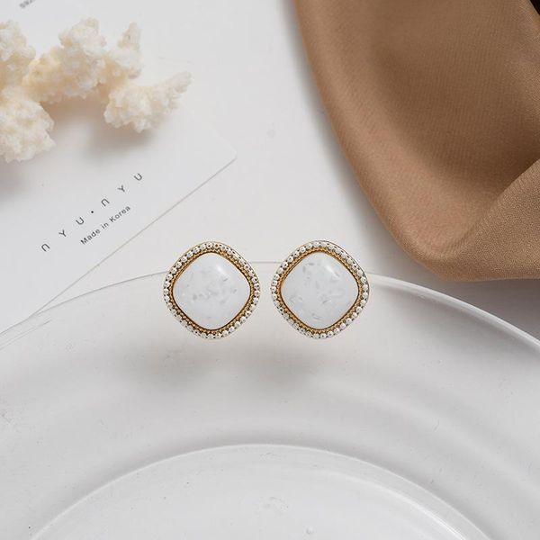 south korean temperament simple white square small earring, metal material stylish women's earrings, 2021 style stud, Golden;silver
south korean temperament simple white square small earring, metal material stylish women's earrings, 2021 style stud, Golden;silver