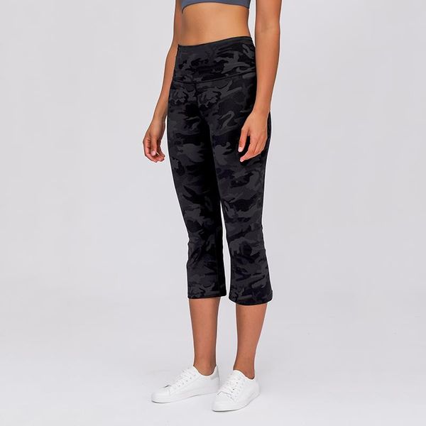 calf length buttery soft bootcut yoga pants for women high waist stretch fit fitness workout capri joggers 3/4 gym tights outfits, White;red
calf length buttery soft bootcut yoga pants for women high waist stretch fit fitness workout capri joggers 3/4 gym tights outfits, White;red