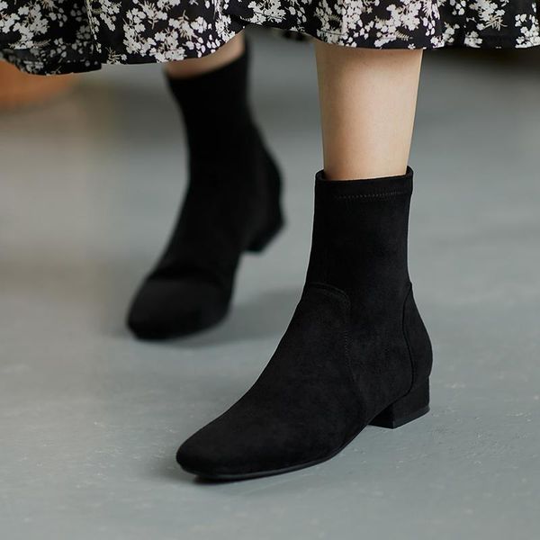 boots 2021 autumn and winter korean version of the casual style small square toe low-heeled women's, Black
boots 2021 autumn and winter korean version of the casual style small square toe low-heeled women's, Black