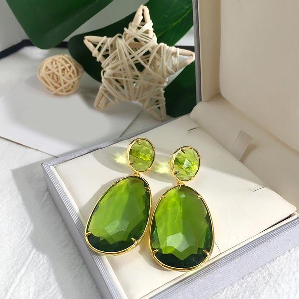 stud opulent brand color crystal earring european and american court wind luxuriant retro big drop shaped for women, Golden;silver
stud opulent brand color crystal earring european and american court wind luxuriant retro big drop shaped for women, Golden;silver