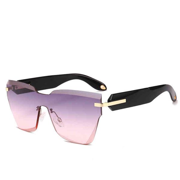 oversized shield sunglass men's all in one sealed glass cutting glass trendy women 7801, White;black
oversized shield sunglass men's all in one sealed glass cutting glass trendy women 7801, White;black