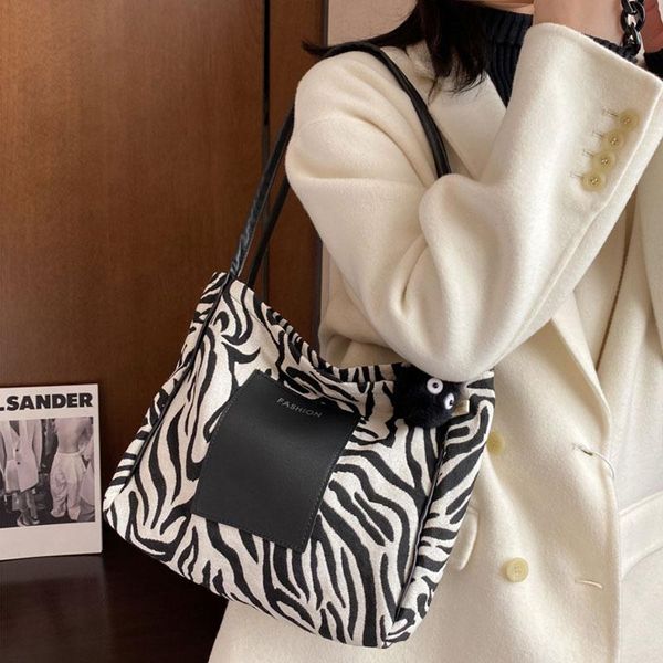 evening bags 2021 women's shopping bag vintage zipper fashion zebra print canvas shoulder for female mixed color handbags
evening bags 2021 women's shopping bag vintage zipper fashion zebra print canvas shoulder for female mixed color handbags