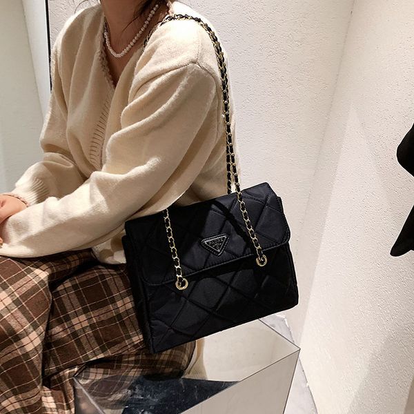 luxury handbags and storage p's parachute lingge female 2021 autumn new same medieval one shoulder nylon wandering chain
luxury handbags and storage p's parachute lingge female 2021 autumn new same medieval one shoulder nylon wandering chain