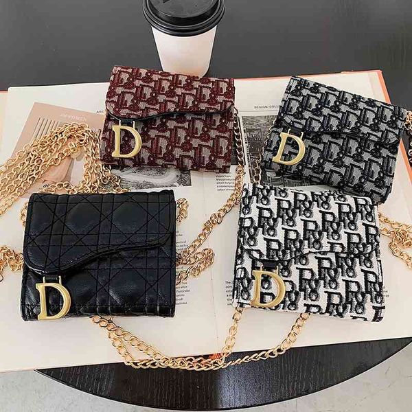 small bag 2021 autumn and winter new trend fashion chain single shoulder messenger women's simple foreign style mini mouth red 75% off, Black;red
small bag 2021 autumn and winter new trend fashion chain single shoulder messenger women's simple foreign style mini mouth red 75% off, Black;red