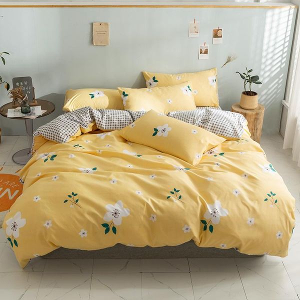 bedding set 4 in 1,comfort skin-friendly,microfiber 1 duvet cover,2 pillow shams and bed sheet,,king,twin,full size sets
bedding set 4 in 1,comfort skin-friendly,microfiber 1 duvet cover,2 pillow shams and bed sheet,,king,twin,full size sets
