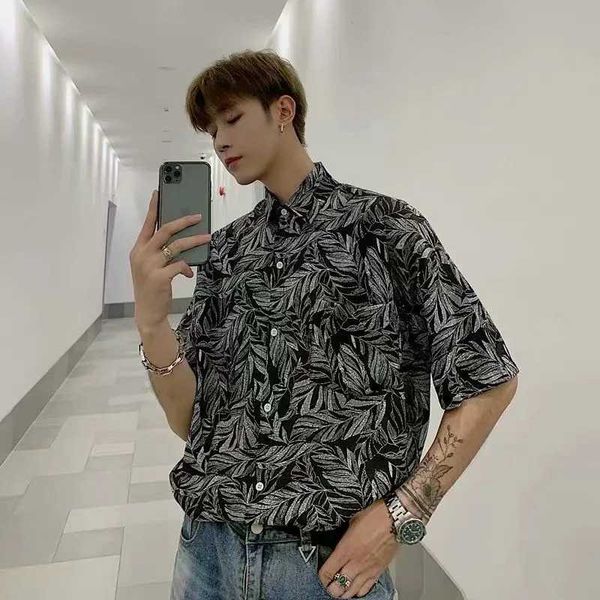 men's casual shirts flower shirt five-point sleeve all-match printed couple plus size single breasted fashionable harajuku 2021 summe, White;black
men's casual shirts flower shirt five-point sleeve all-match printed couple plus size single breasted fashionable harajuku 2021 summe, White;black