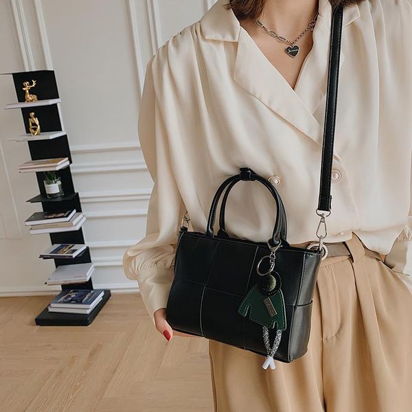 evening bags woven diagonal bag for women2021fall solid color large capacity creativity pu leather fashion handbags wild small square
evening bags woven diagonal bag for women2021fall solid color large capacity creativity pu leather fashion handbags wild small square