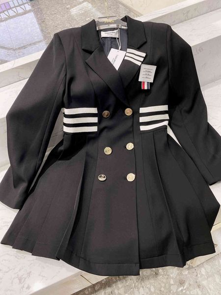 tb2021ss autumn and winter new three bar design lapel double row button long sleeve slim sweet dress, White
tb2021ss autumn and winter new three bar design lapel double row button long sleeve slim sweet dress, White