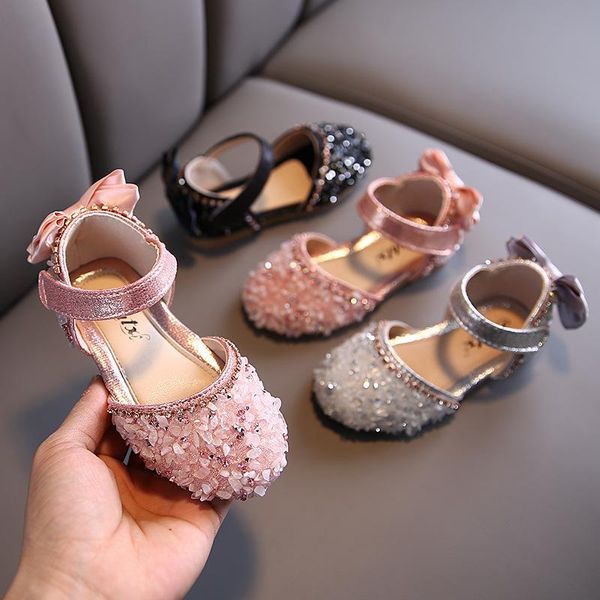 spring summer girls semi-sandals korean female baby rhinestone sequins leather shoes little wild dance kids sandals, Black;red
spring summer girls semi-sandals korean female baby rhinestone sequins leather shoes little wild dance kids sandals, Black;red
