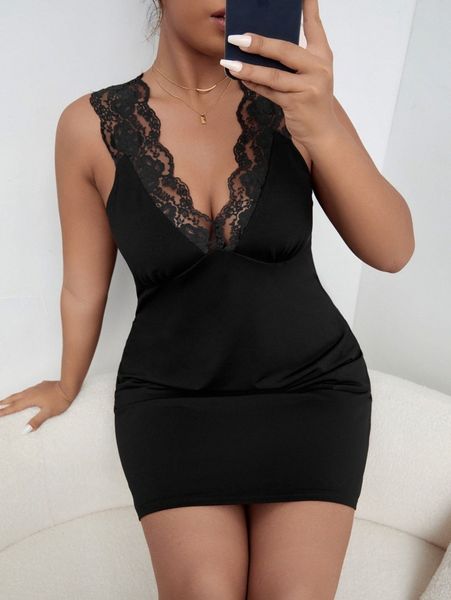 plus contrast lace plunging neck nightdress 45zo#, Black;white