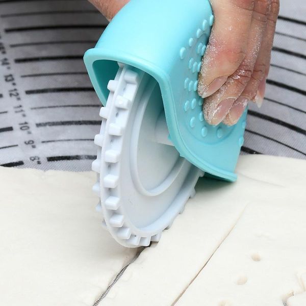 kitchen baking dough cutter with 4 kinds of gears can be replaced household bakeware & pastry tools
kitchen baking dough cutter with 4 kinds of gears can be replaced household bakeware & pastry tools