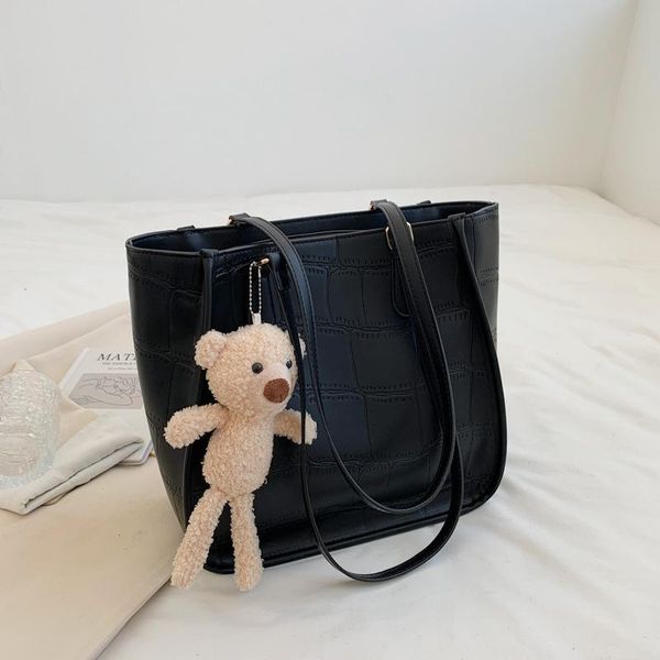 evening bags cartoon pendant portable women's bag 2021 trend simple retro shoulder large capacity underarm tote
evening bags cartoon pendant portable women's bag 2021 trend simple retro shoulder large capacity underarm tote