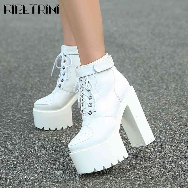 boots platform motorcycle shoes cool block heels ankle women fashion black high boots
boots platform motorcycle shoes cool block heels ankle women fashion black high boots
