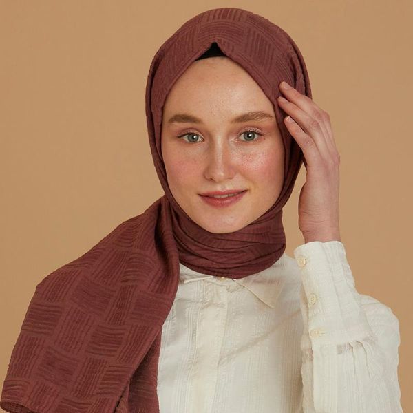 hats, scarves & gloves sets emproyal silk scarf season woman shawl stylish 2021 fashion line pattern muslim four comfortable non-slip hijab, Blue;gray
hats, scarves & gloves sets emproyal silk scarf season woman shawl stylish 2021 fashion line pattern muslim four comfortable non-slip hijab, Blue;gray
