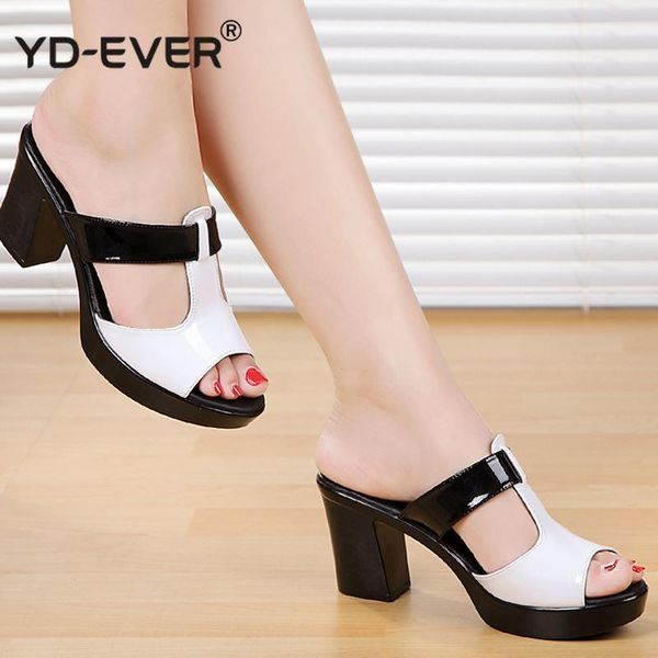 dress shoes fashion women's patent leather slippers female sandals casual slip-on fretwork cut-outs mixed colors, Black
dress shoes fashion women's patent leather slippers female sandals casual slip-on fretwork cut-outs mixed colors, Black