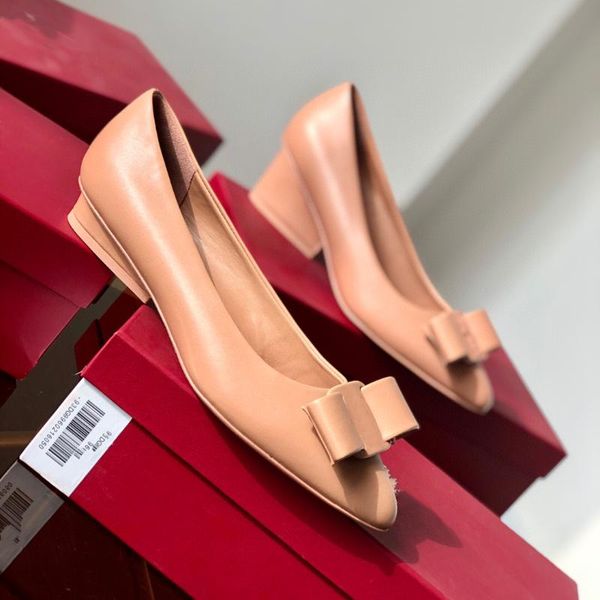 spring french retro single shoes thick heel pointed shallow mouth soft leather versatile fashion temperament dress, Black
spring french retro single shoes thick heel pointed shallow mouth soft leather versatile fashion temperament dress, Black
