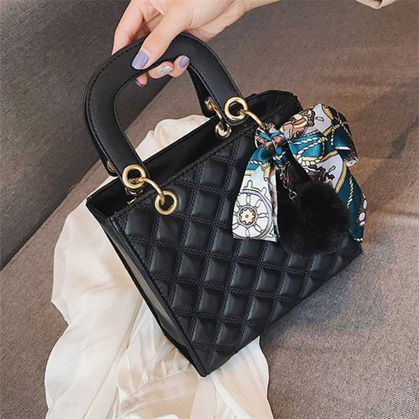 ladies handbag small ribbon hair ball shoulder bags for women tote bag pu leather female messenger bag brand designer bolsa red 211025
ladies handbag small ribbon hair ball shoulder bags for women tote bag pu leather female messenger bag brand designer bolsa red 211025