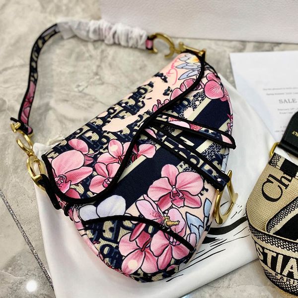 designer saddle bag embroidered purse women hangbag girls printing purses flower 25cm with shoulder strap
designer saddle bag embroidered purse women hangbag girls printing purses flower 25cm with shoulder strap