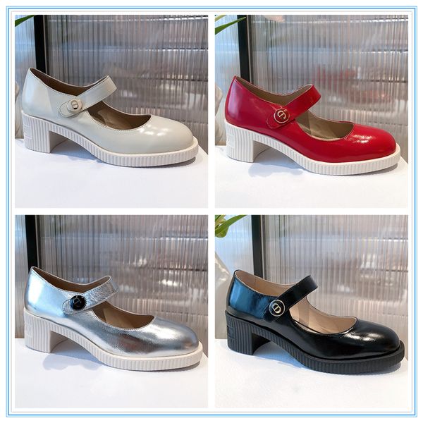 personality and fashion trend luxury designer women sandals with heels shoes with leather leisure designer shoes size 35-39, Black
personality and fashion trend luxury designer women sandals with heels shoes with leather leisure designer shoes size 35-39, Black