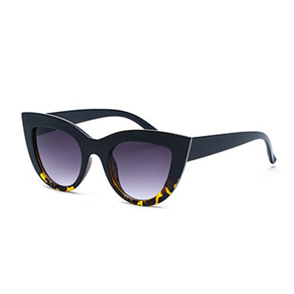 sunglasses for men and women summer cat eyes style anti-ultraviolet retro shield lens plate square full frame fashion eyeglasses random box, White;black
sunglasses for men and women summer cat eyes style anti-ultraviolet retro shield lens plate square full frame fashion eyeglasses random box, White;black