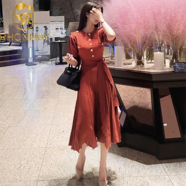 2021 summer knitted vintage women long dress half sleeve single-breasted belted pleated dresses elegant fashion ladies vestidosswimwear bath, Black;gray
2021 summer knitted vintage women long dress half sleeve single-breasted belted pleated dresses elegant fashion ladies vestidosswimwear bath, Black;gray