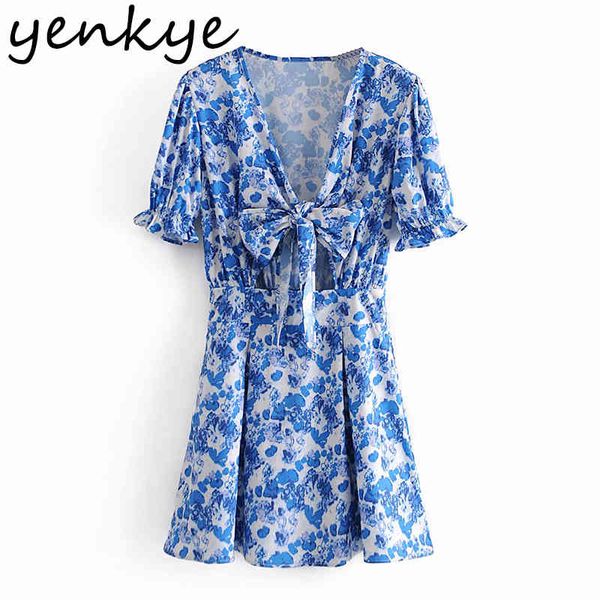 sweet women blue floral print dress front knot v neck puff sleeve a-line mini summer holiday vestido 210430, Black;gray
sweet women blue floral print dress front knot v neck puff sleeve a-line mini summer holiday vestido 210430, Black;gray