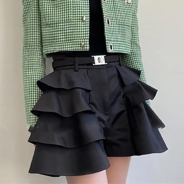 women's shorts ruffles cake high waist black flower bud women's autumn 2021 straight casual pants short, White;black
women's shorts ruffles cake high waist black flower bud women's autumn 2021 straight casual pants short, White;black