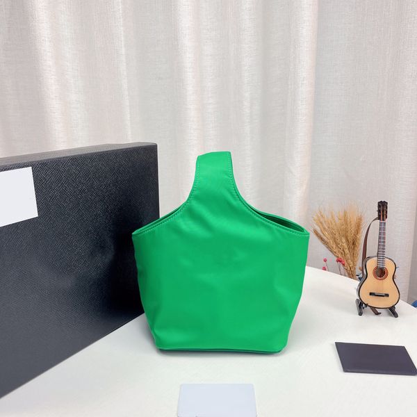new totes nylon cloth shoulder bags waterproof handbag triangle label drawstring vegetable basket handbags women bag
new totes nylon cloth shoulder bags waterproof handbag triangle label drawstring vegetable basket handbags women bag