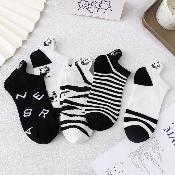 men's socks casual black white stripe cartoon animal pattern zebra embroidery funny female cotton ankle summer women men short cute
men's socks casual black white stripe cartoon animal pattern zebra embroidery funny female cotton ankle summer women men short cute