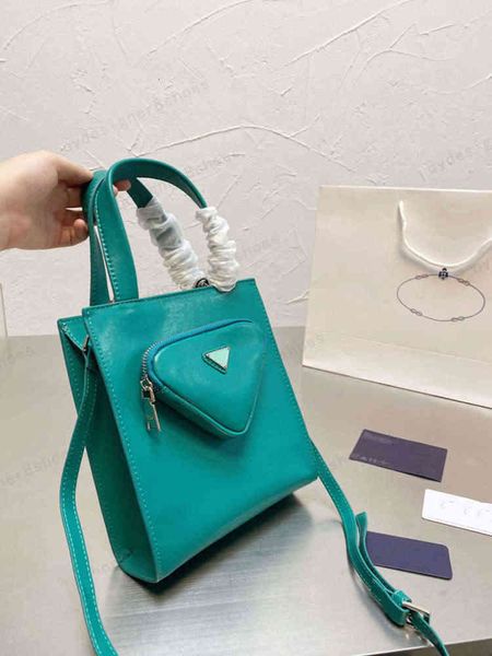 boxed nylon material three-color mini autumn and winter triangle shoulder bag size 20*23cm
boxed nylon material three-color mini autumn and winter triangle shoulder bag size 20*23cm