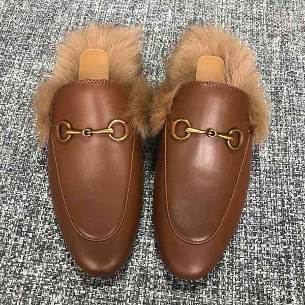 classic european wool slippers, warm, made of cowhide, comfortable and fashionable, long wear without deformation, Black
classic european wool slippers, warm, made of cowhide, comfortable and fashionable, long wear without deformation, Black