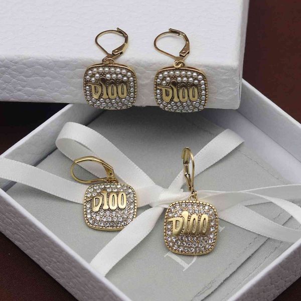 special offer 2021 luxury designer jewelry letter ear clip net red temperament female square diamond rings, Silver
special offer 2021 luxury designer jewelry letter ear clip net red temperament female square diamond rings, Silver