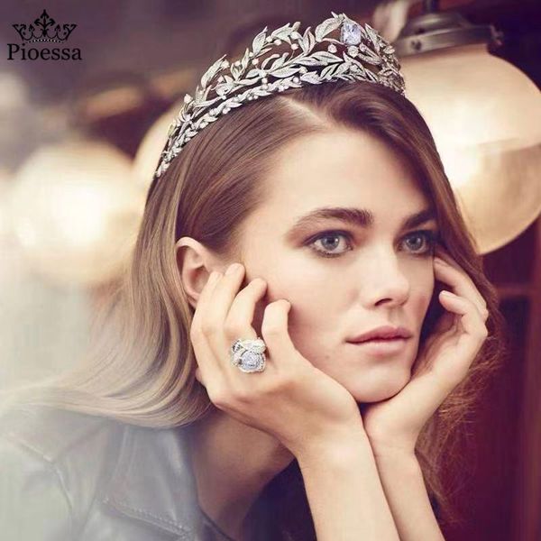pioessa fashion wedding tiaras leaf crystals zircon design bridal crown baroque novia bride jewelry hair accessories clips & barrettes, Golden;silver
pioessa fashion wedding tiaras leaf crystals zircon design bridal crown baroque novia bride jewelry hair accessories clips & barrettes, Golden;silver