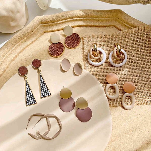korean version east gate earrings fashion temperament personalized women new simple net red ear jewelry, Golden
korean version east gate earrings fashion temperament personalized women new simple net red ear jewelry, Golden