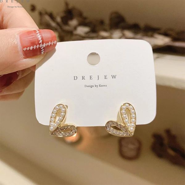 925 silver stitching hollow out love earrings for fashion east gate simple earrings, Golden
925 silver stitching hollow out love earrings for fashion east gate simple earrings, Golden