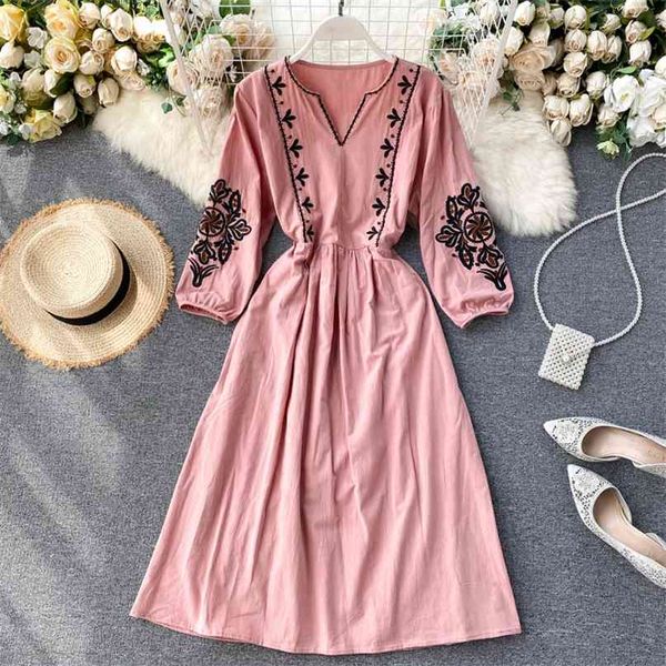 bohemian retro embroidery v-neck high waist slim trip holiday dress women elegant vestidos m803 210527, Black;gray
bohemian retro embroidery v-neck high waist slim trip holiday dress women elegant vestidos m803 210527, Black;gray