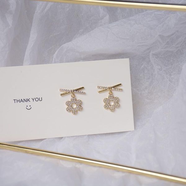 stud design 14k gold plated x pierced flower earrings for women luxury jewelry zircon, Golden;silver
stud design 14k gold plated x pierced flower earrings for women luxury jewelry zircon, Golden;silver
