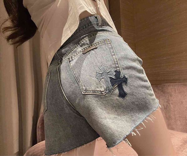 crosin 21ss summer new ch gradient leather cross embroidery wash denim shorts edging sanskrit, White;black
crosin 21ss summer new ch gradient leather cross embroidery wash denim shorts edging sanskrit, White;black