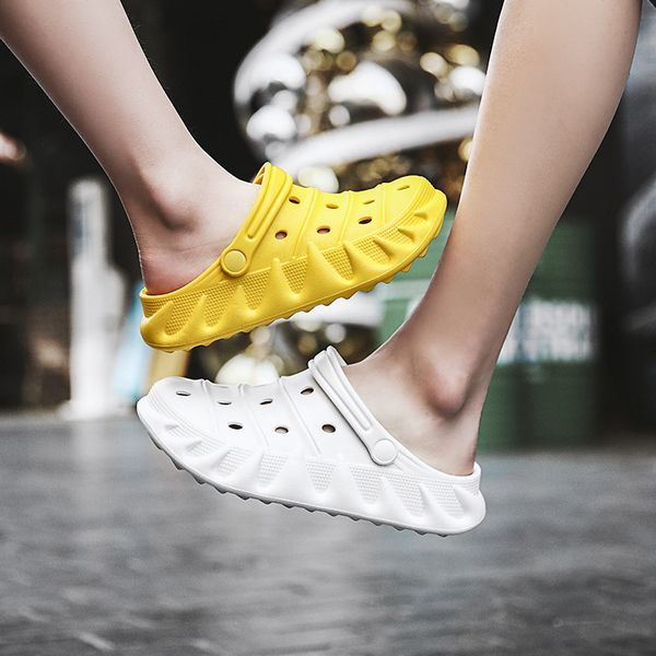 70% off factory online new couple slippers light hollow sandals men's baotou beach shoes eva hole straight, Black
70% off factory online new couple slippers light hollow sandals men's baotou beach shoes eva hole straight, Black