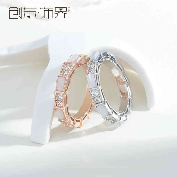 the new baojia classic snake bone full diamond temperament girlfriend gift autumn new cat's eye stone ring, Silver
the new baojia classic snake bone full diamond temperament girlfriend gift autumn new cat's eye stone ring, Silver