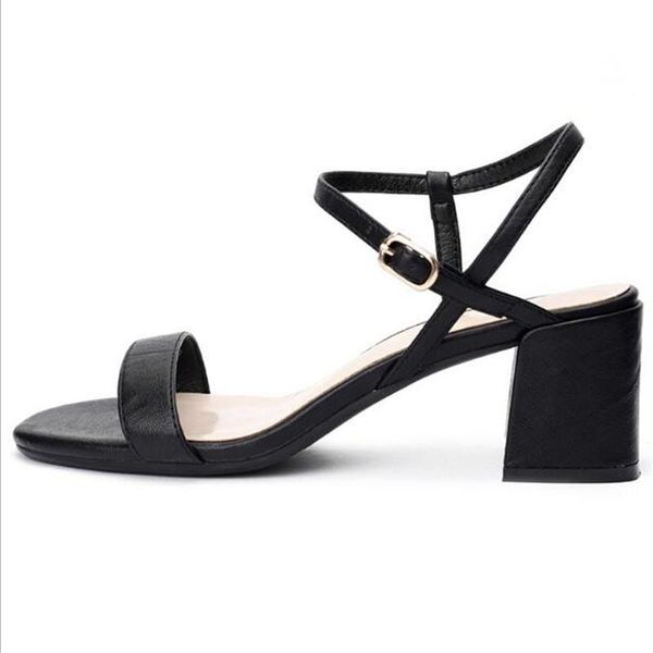 women sandals 2021 summer 5cm high heels shoes woman pumps patent leather ankle straps ladies peep toe square wedding, Black
women sandals 2021 summer 5cm high heels shoes woman pumps patent leather ankle straps ladies peep toe square wedding, Black