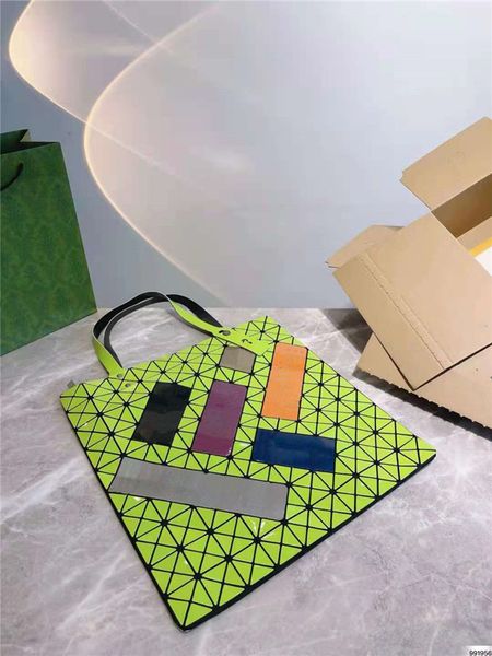fashion catwalk style zipper shopping bag luxury designer ladies handbags laser technology large capacity single shoulder messenger bags
fashion catwalk style zipper shopping bag luxury designer ladies handbags laser technology large capacity single shoulder messenger bags