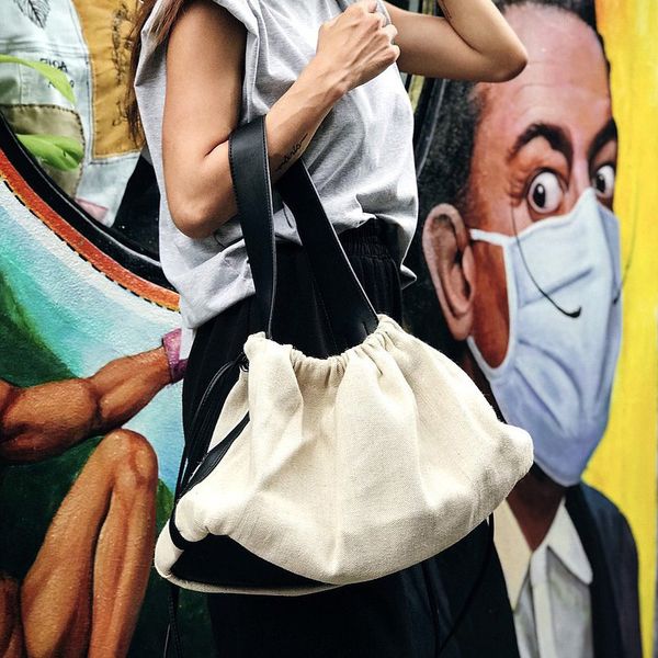canvas women's ladies handbags female 2021 new korean college students button letter casual messenger bag bucket handbag c0508
canvas women's ladies handbags female 2021 new korean college students button letter casual messenger bag bucket handbag c0508