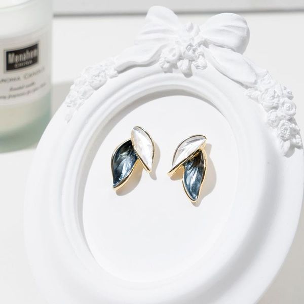 stud contrast color leaf earrings korea simple forest ins temperament ear jewelry fashion personality female accessories, Golden;silver
stud contrast color leaf earrings korea simple forest ins temperament ear jewelry fashion personality female accessories, Golden;silver