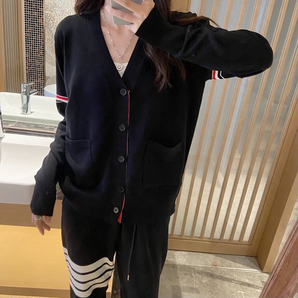 2021 early autumn new tb color parallel bars wool knitted cardigan college style long sleeve casual sweater coat trend, White;black
2021 early autumn new tb color parallel bars wool knitted cardigan college style long sleeve casual sweater coat trend, White;black