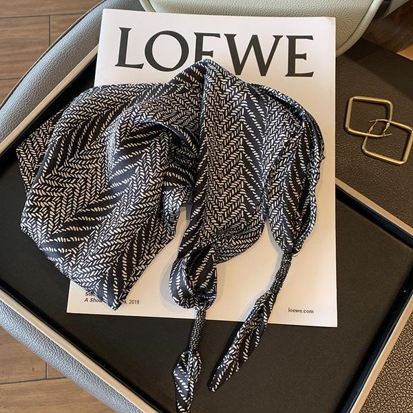 scarves printed triangle silk scarf for women chiffon wrap foulard female neck shawl designer bandana lady neckerchief, Blue;gray
scarves printed triangle silk scarf for women chiffon wrap foulard female neck shawl designer bandana lady neckerchief, Blue;gray